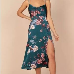 New T Sher Collection green floral print satin cowl neck Size Medium